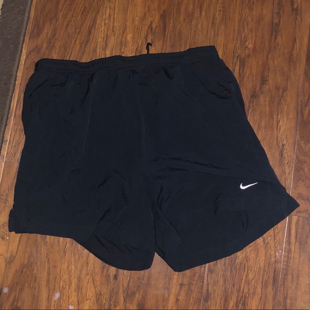 SMALL BLACK NIKE DRY FIT TRACK SHORTS